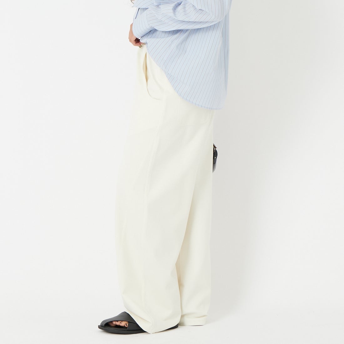 DIGNITE COLLIER [ディニテコリエ] カットカーブパンツ [80268708] 031 ｵﾌ &&モデル身長：162cm 着用サイズ：F&&