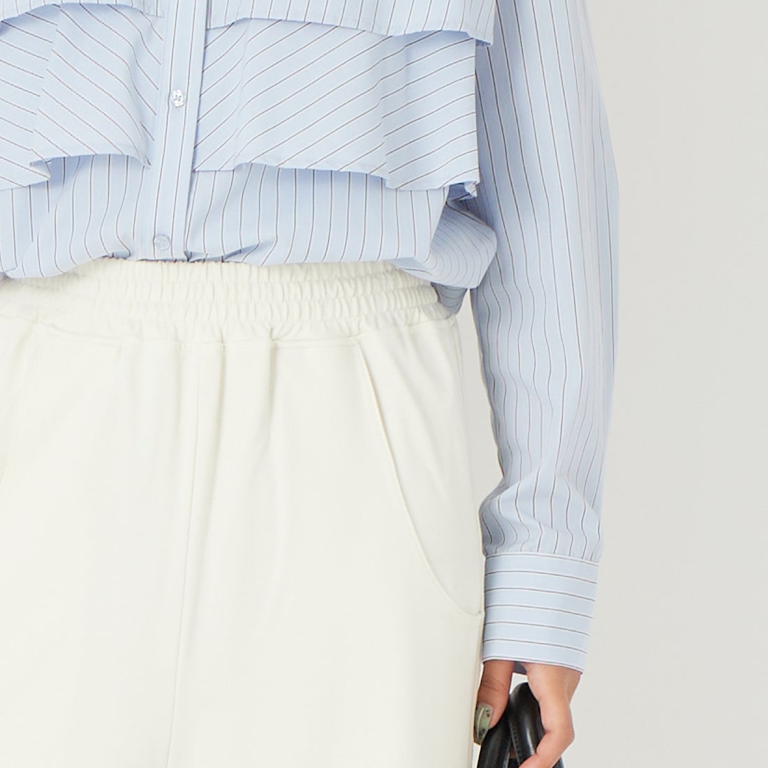 DIGNITE COLLIER [ディニテコリエ] カットカーブパンツ [80268708] 031 ｵﾌ &&モデル身長：162cm 着用サイズ：F&&