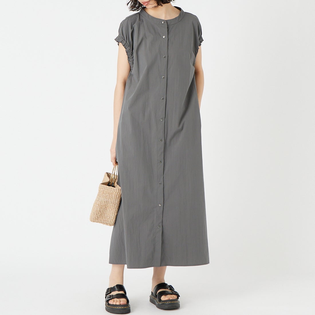 DIGNITE COLLIER [ディニテコリエ] 袖ギャザースナップワンピース [80268706] 003 ﾁｬｺｰﾙ &&モデル身長：162cm 着用サイズ：F&&