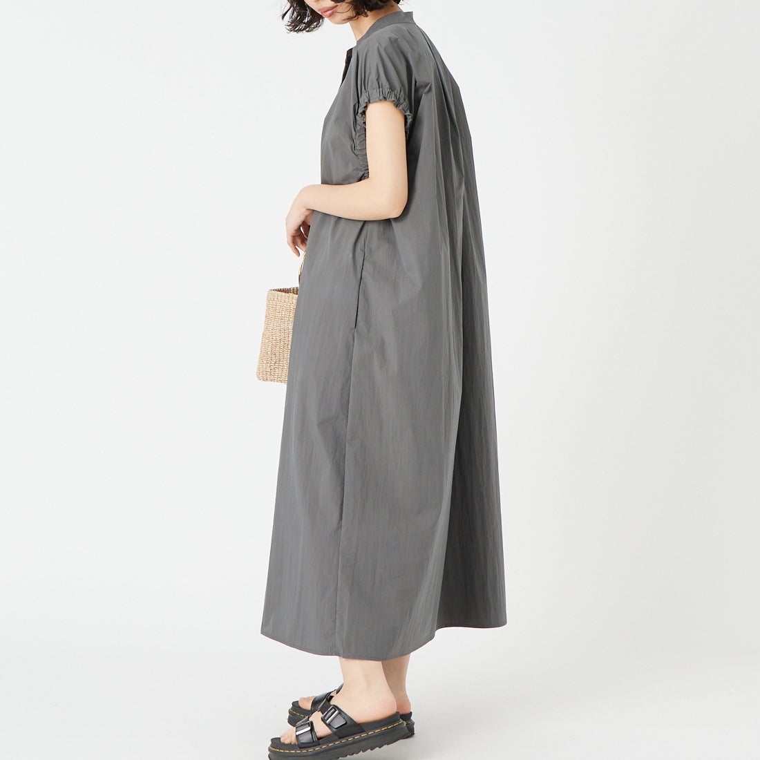 DIGNITE COLLIER [ディニテコリエ] 袖ギャザースナップワンピース [80268706] 003 ﾁｬｺｰﾙ &&モデル身長：162cm 着用サイズ：F&&