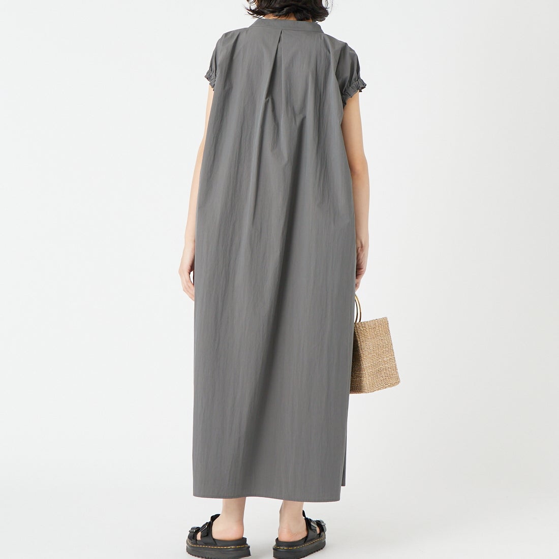 DIGNITE COLLIER [ディニテコリエ] 袖ギャザースナップワンピース [80268706] 003 ﾁｬｺｰﾙ &&モデル身長：162cm 着用サイズ：F&&