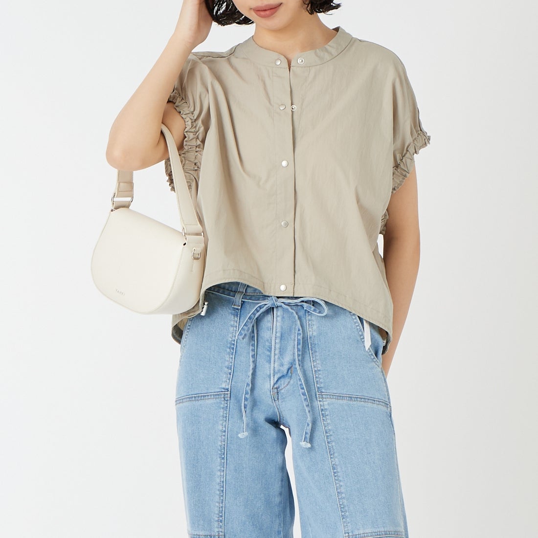 DIGNITE COLLIER [ディニテコリエ] ショートスナップブラウス [80268705] 001 ｸﾞﾚｰ &&モデル身長：162cm 着用サイズ：F&&