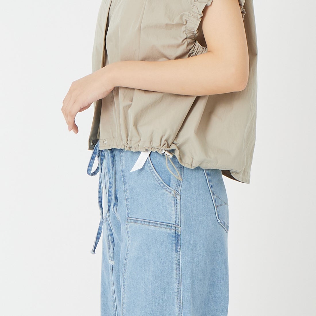 DIGNITE COLLIER [ディニテコリエ] ショートスナップブラウス [80268705] 001 ｸﾞﾚｰ &&モデル身長：162cm 着用サイズ：F&&