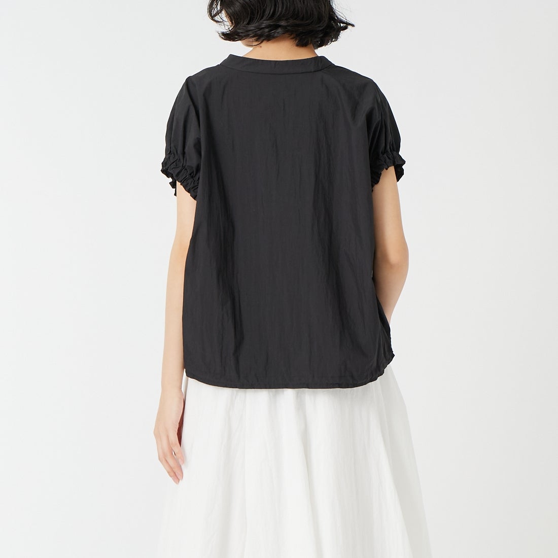 DIGNITE COLLIER [ディニテコリエ] ショートスナップブラウス [80268705] 004 ﾌﾞﾗｯｸ &&モデル身長：162cm 着用サイズ：F&&