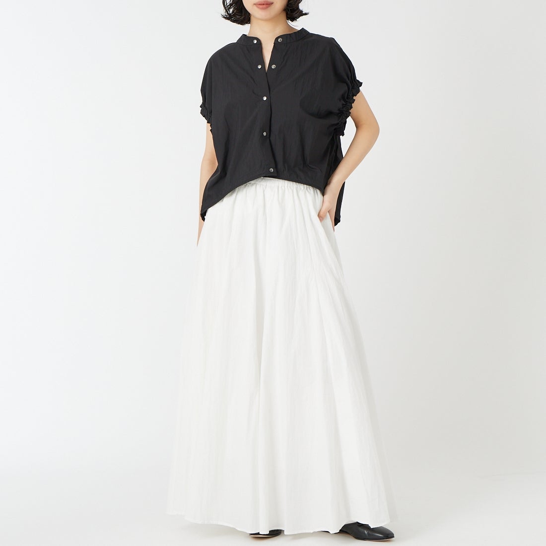 DIGNITE COLLIER [ディニテコリエ] ショートスナップブラウス [80268705] 004 ﾌﾞﾗｯｸ &&モデル身長：162cm 着用サイズ：F&&