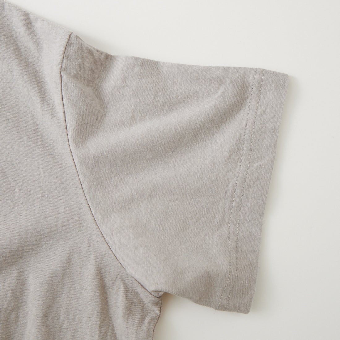 tumugu: [ツムグ] ラフィ天竺 プリントT [TC26102] 80 LT.GRAY