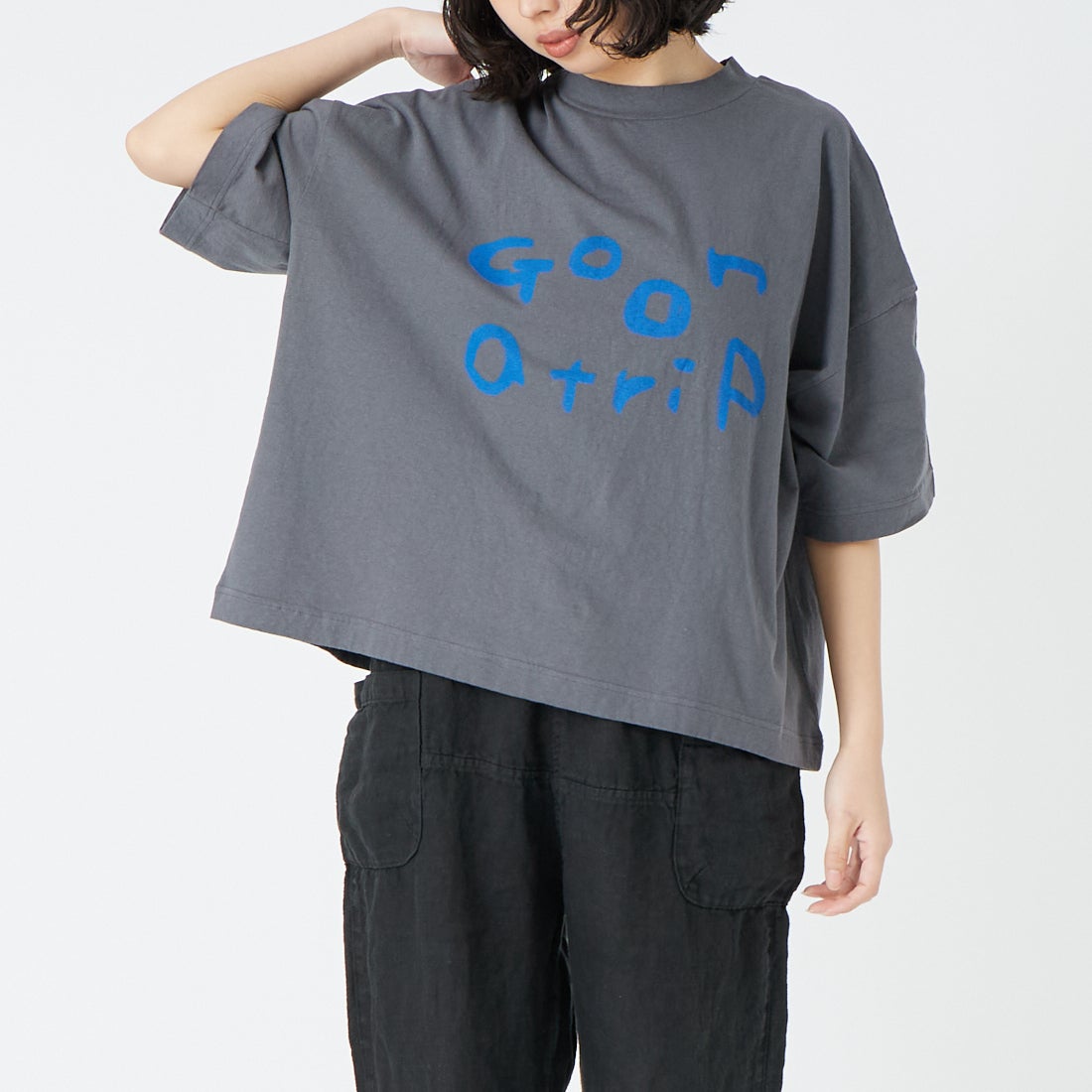 tumugu: [ツムグ] ラフィ天竺 プリントT [TC26103] 88 CHARCOA &&モデル身長：162cm 着用サイズ：F&&