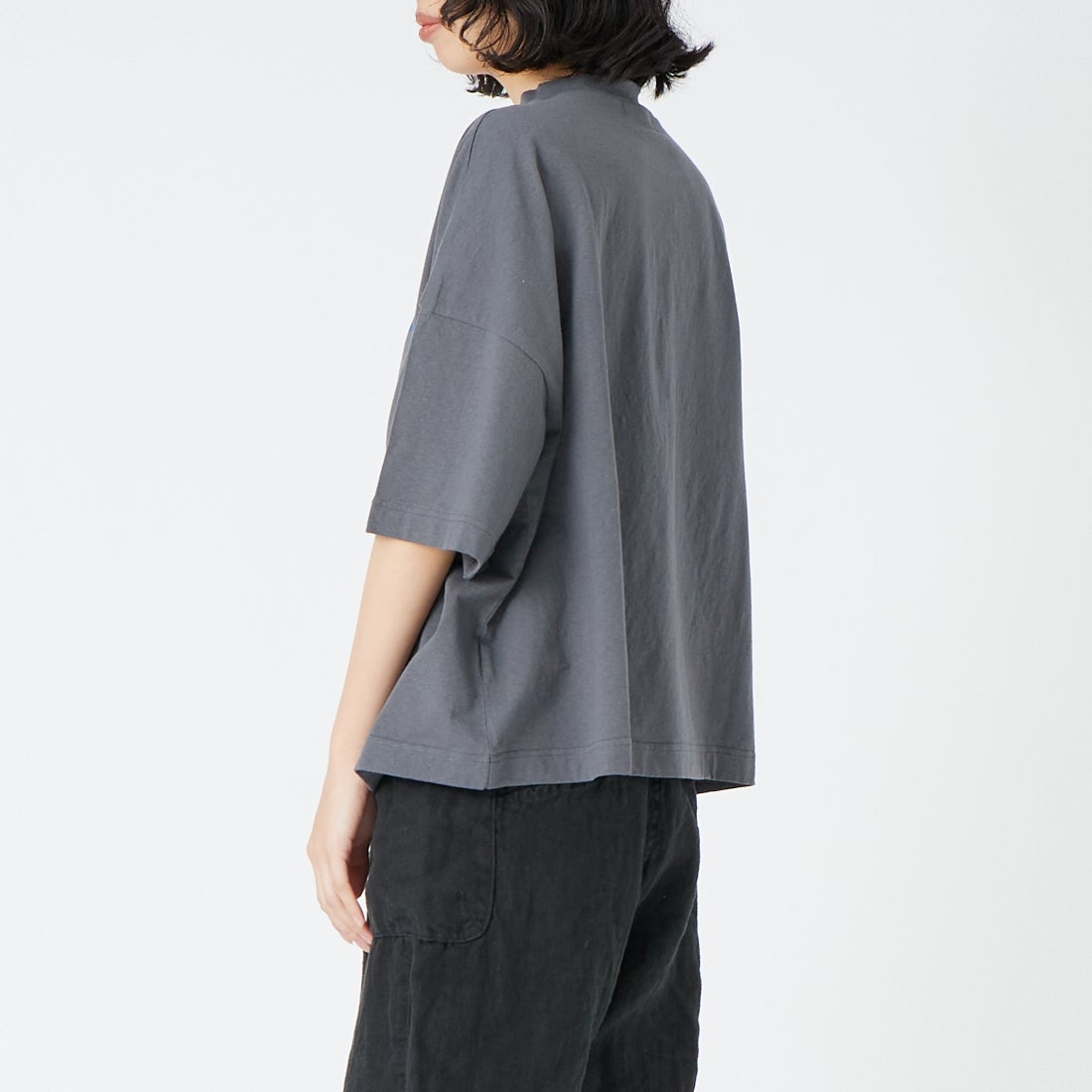 tumugu: [ツムグ] ラフィ天竺 プリントT [TC26103] 88 CHARCOA &&モデル身長：162cm 着用サイズ：F&&