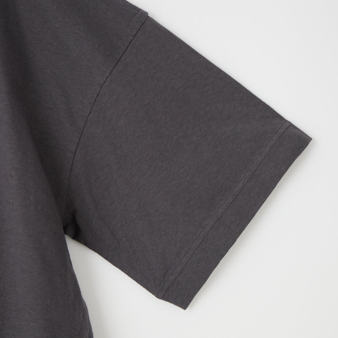 tumugu: [ツムグ] ラフィ天竺 プリントT [TC26103] 88 CHARCOA