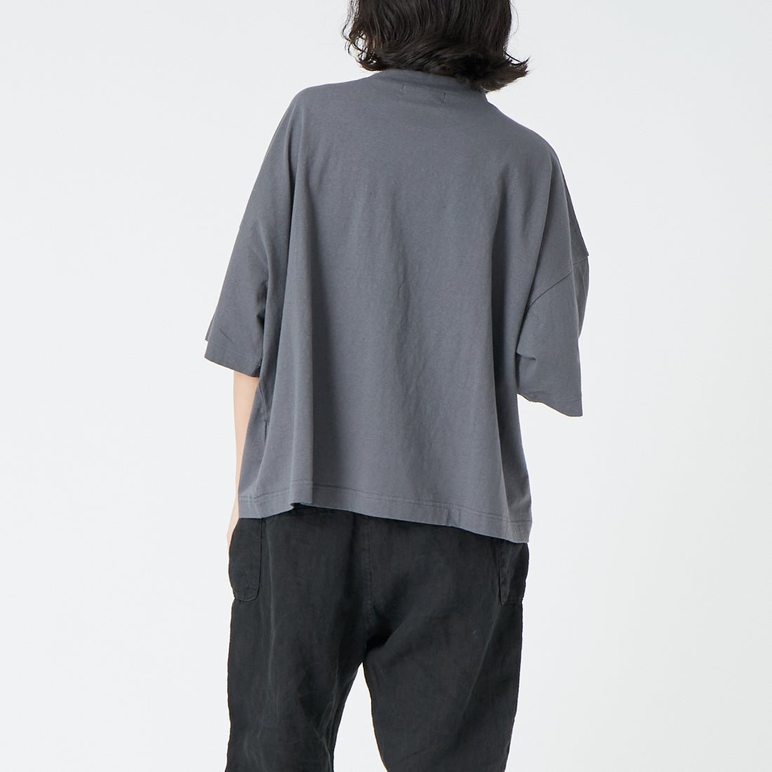 tumugu: [ツムグ] ラフィ天竺 プリントT [TC26103] 88 CHARCOA &&モデル身長：162cm 着用サイズ：F&&