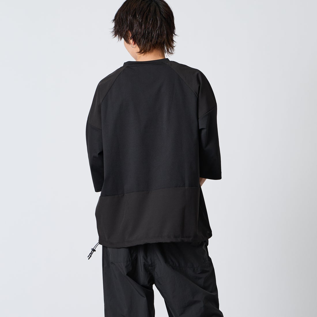 +phenix [プラスフェニックス] 別注 エアメッシュコンビ 7分袖Tシャツ [POT-26015IN-JF] BLACK &&モデル身長：177cm 着用サイズ：XL&&