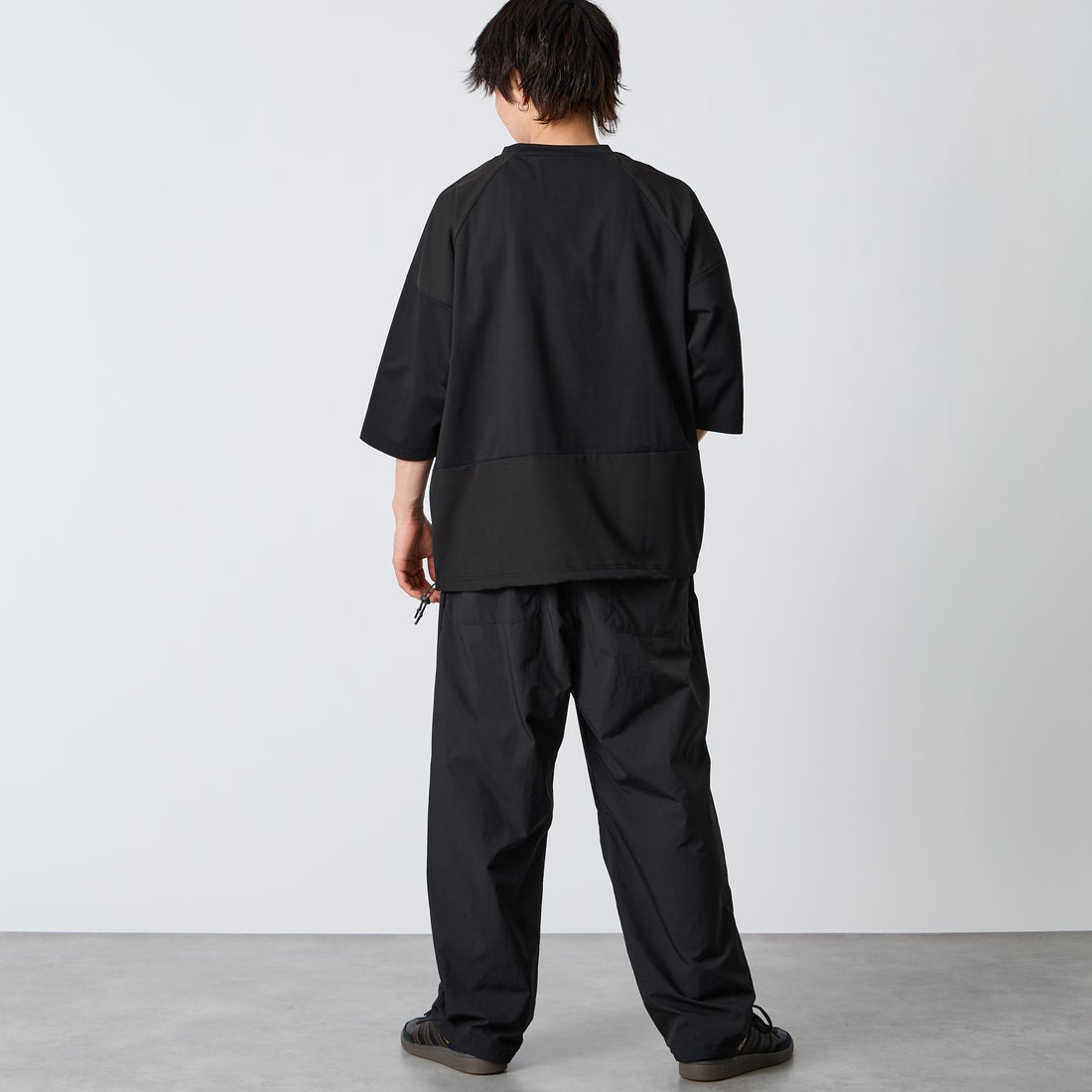 +phenix [プラスフェニックス] 別注 エアメッシュコンビ 7分袖Tシャツ [POT-26015IN-JF] BLACK &&モデル身長：177cm 着用サイズ：XL&&