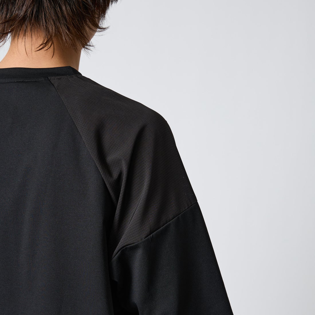 +phenix [プラスフェニックス] 別注 エアメッシュコンビ 7分袖Tシャツ [POT-26015IN-JF] BLACK &&モデル身長：177cm 着用サイズ：XL&&