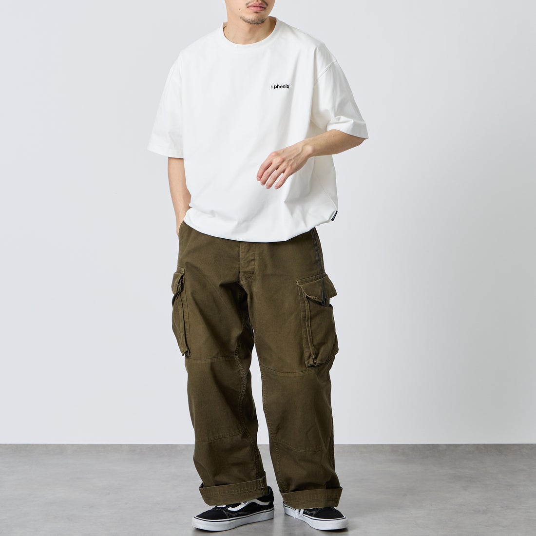 +phenix [プラスフェニックス] 別注 ワンポイント刺繍ロゴ ドローコードTシャツ [POT-26013IN-JF] WHITE &&モデル身長：168cm 着用サイズ：M&&