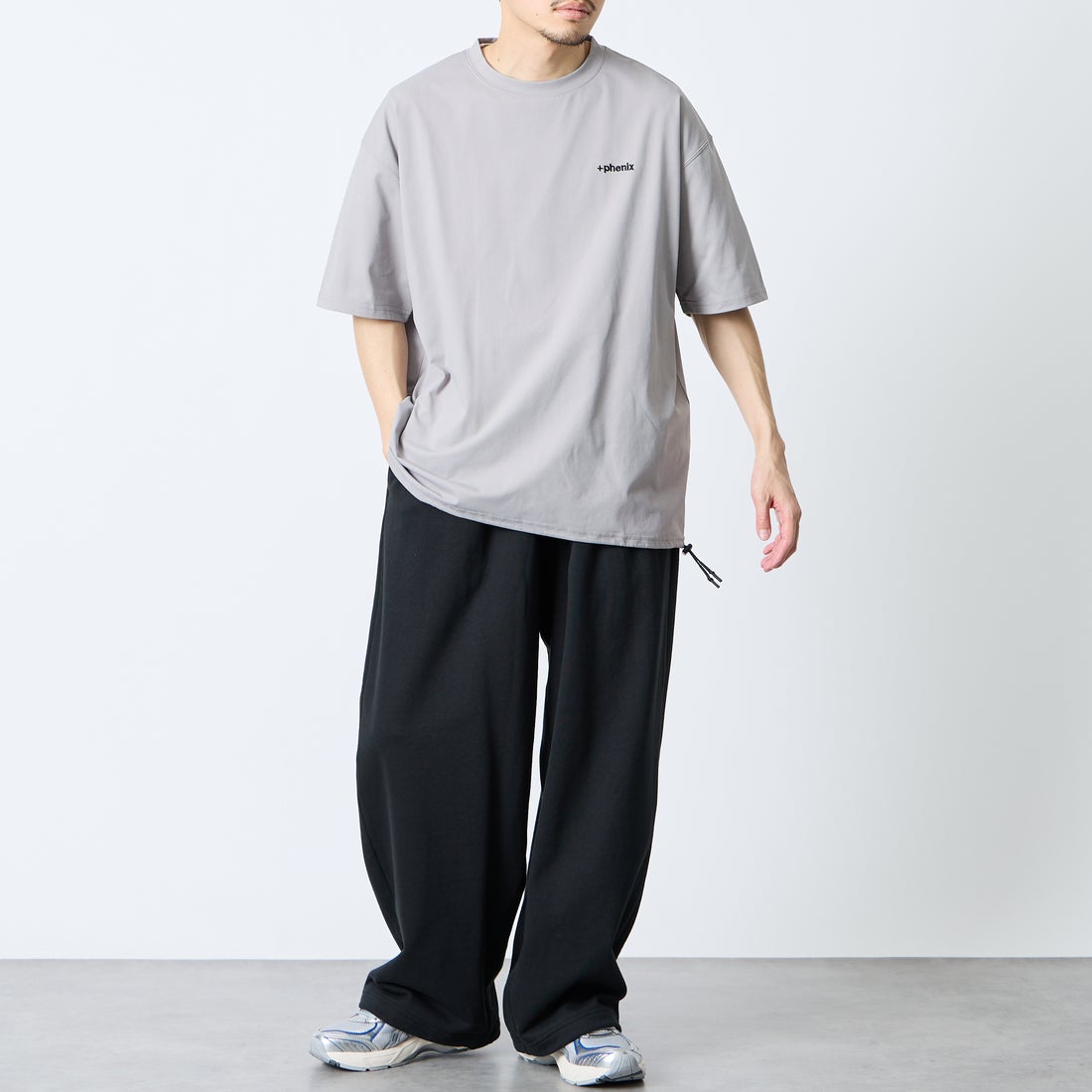 +phenix [プラスフェニックス] 別注 ワンポイント刺繍ロゴ ドローコードTシャツ [POT-26013IN-JF] GREY &&モデル身長：168cm 着用サイズ：L&&