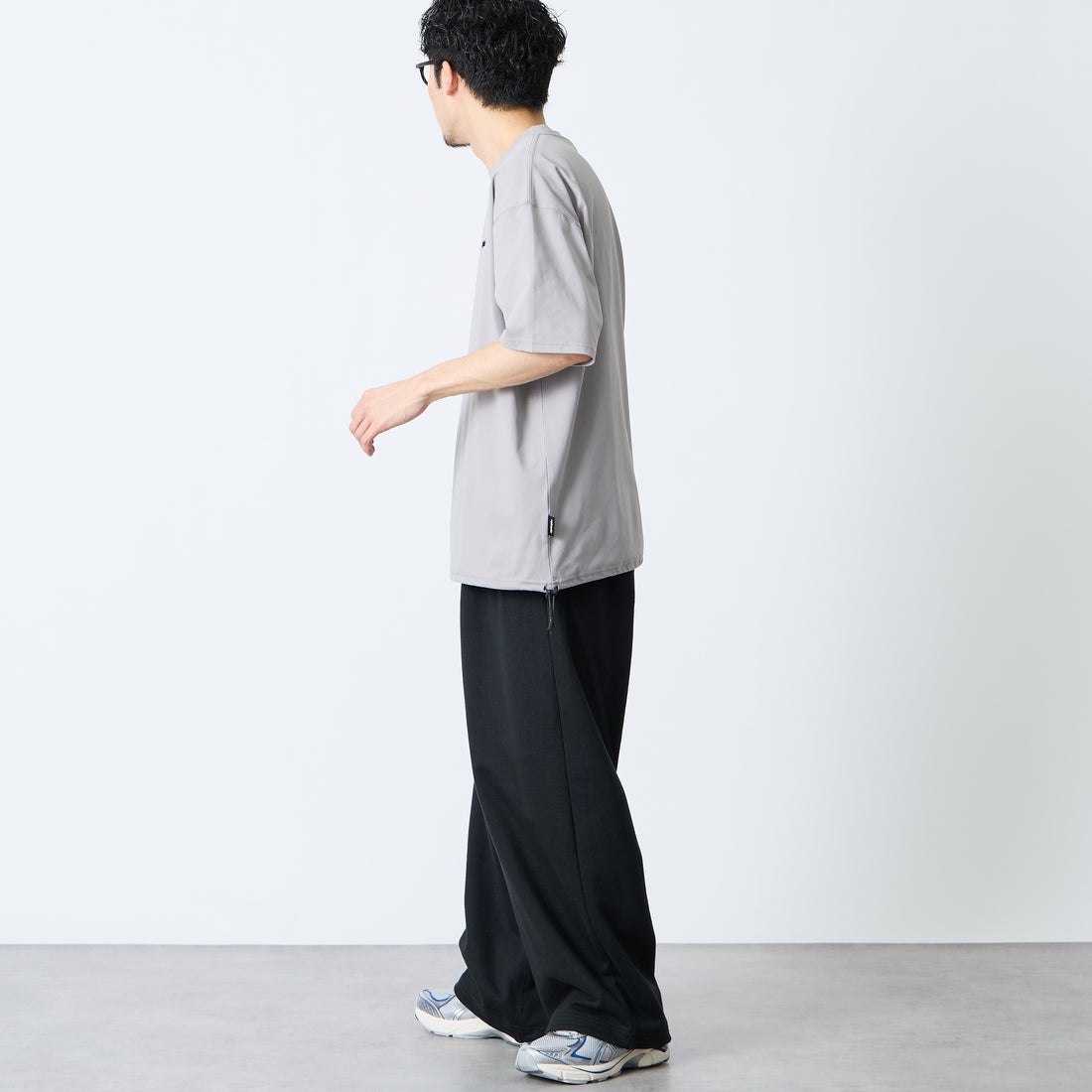 +phenix [プラスフェニックス] 別注 ワンポイント刺繍ロゴ ドローコードTシャツ [POT-26013IN-JF] GREY &&モデル身長：168cm 着用サイズ：L&&