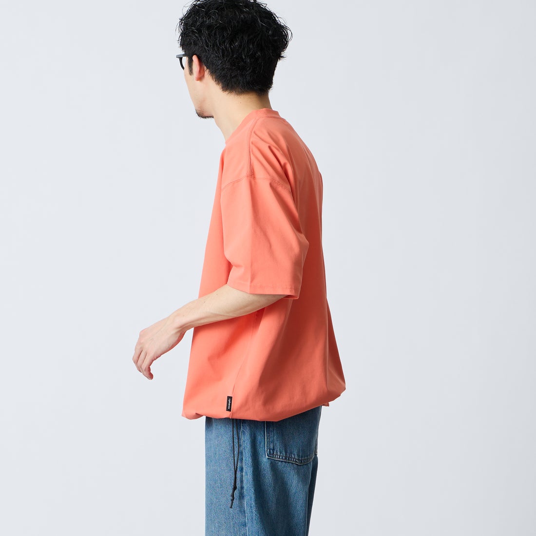 +phenix [プラスフェニックス] 別注 ワンポイント刺繍ロゴ ドローコードTシャツ [POT-26013IN-JF] ORANGE &&モデル身長：168cm 着用サイズ：L&&