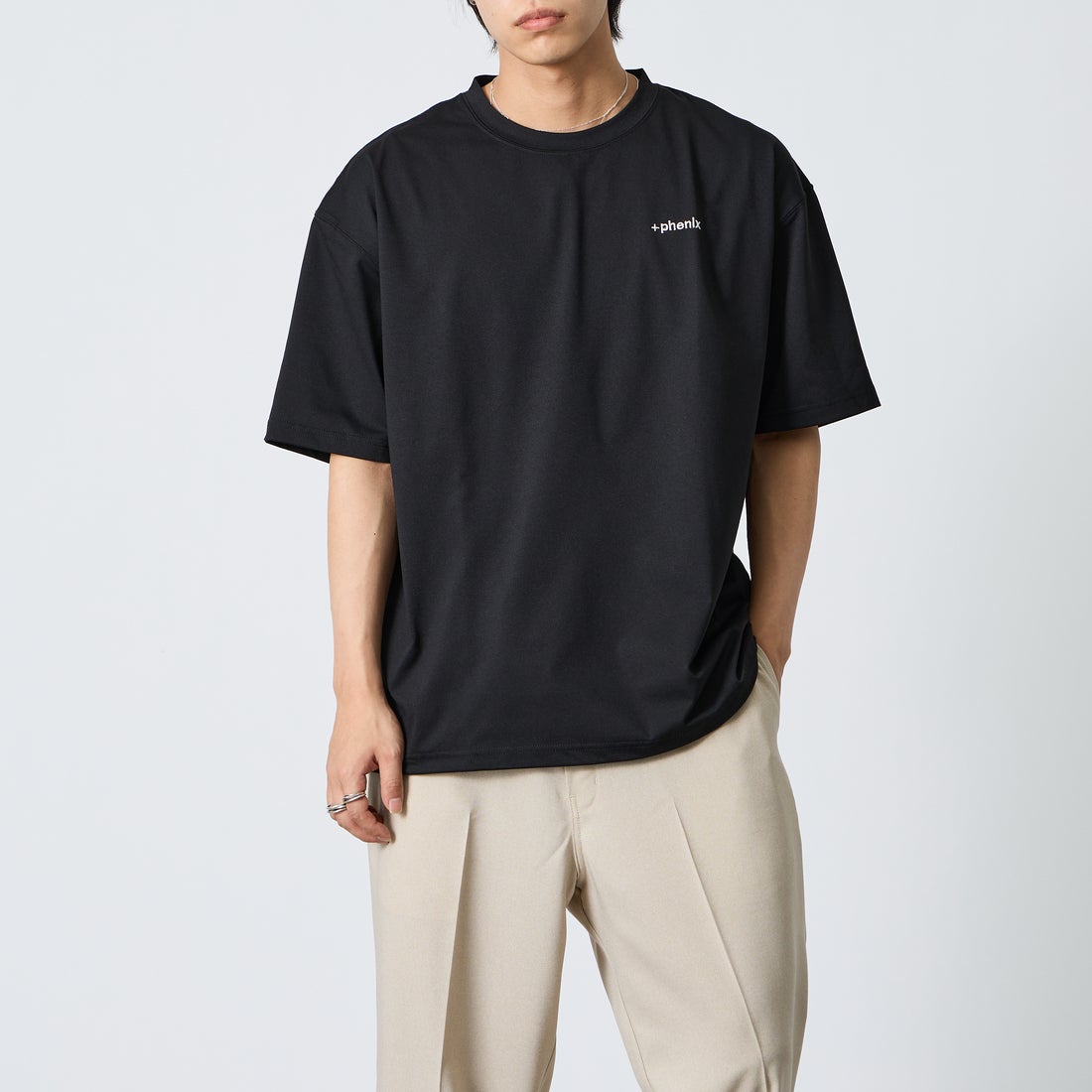 +phenix [プラスフェニックス] 別注 ワンポイント刺繍ロゴ ドローコードTシャツ [POT-26013IN-JF] BLACK &&モデル身長：179cm 着用サイズ：XL&&