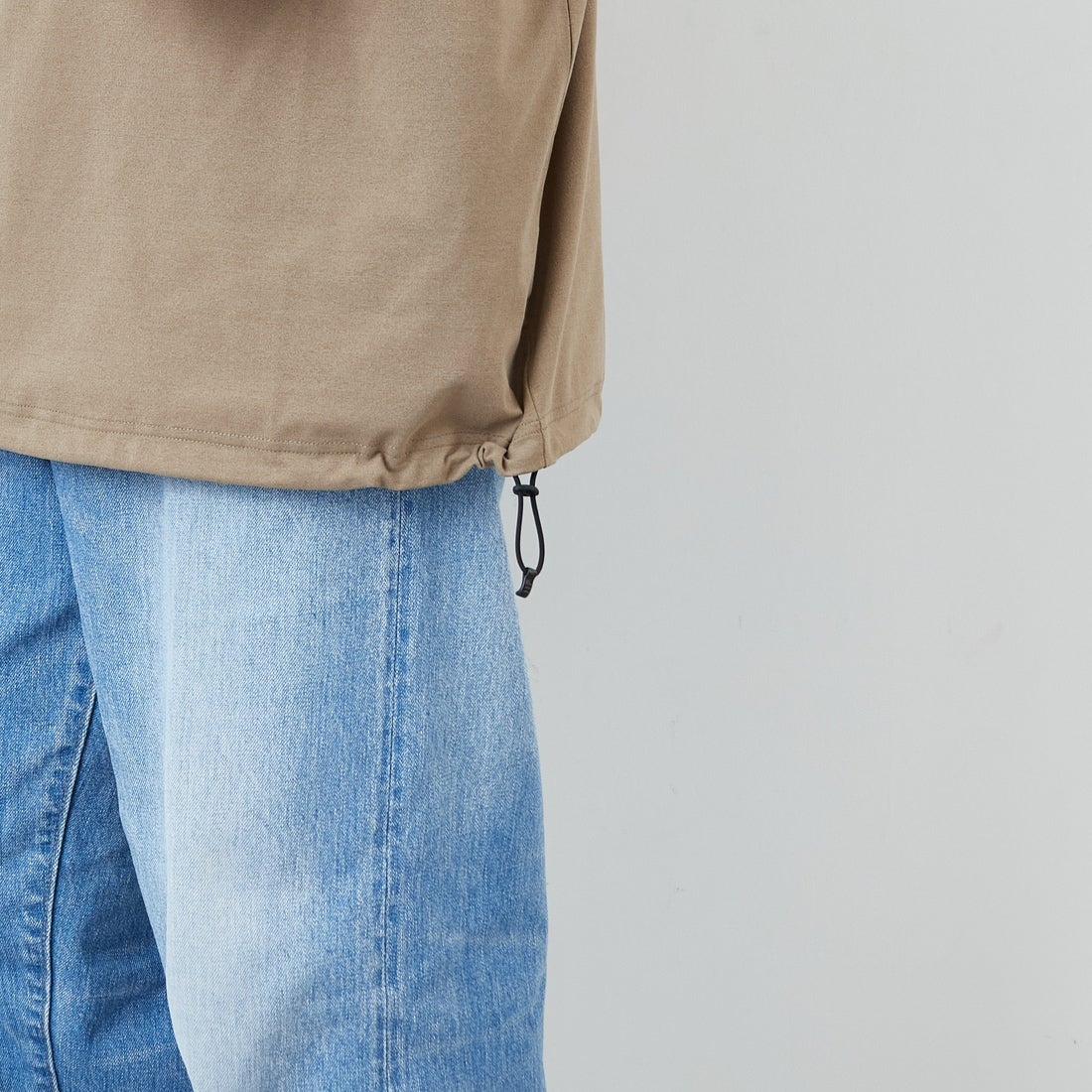 Marmot [マーモット] 別注 ドローコード付き バーティカルロゴ バックプリントTシャツ [MTSS26MST369IN-JF] D.BEIGE