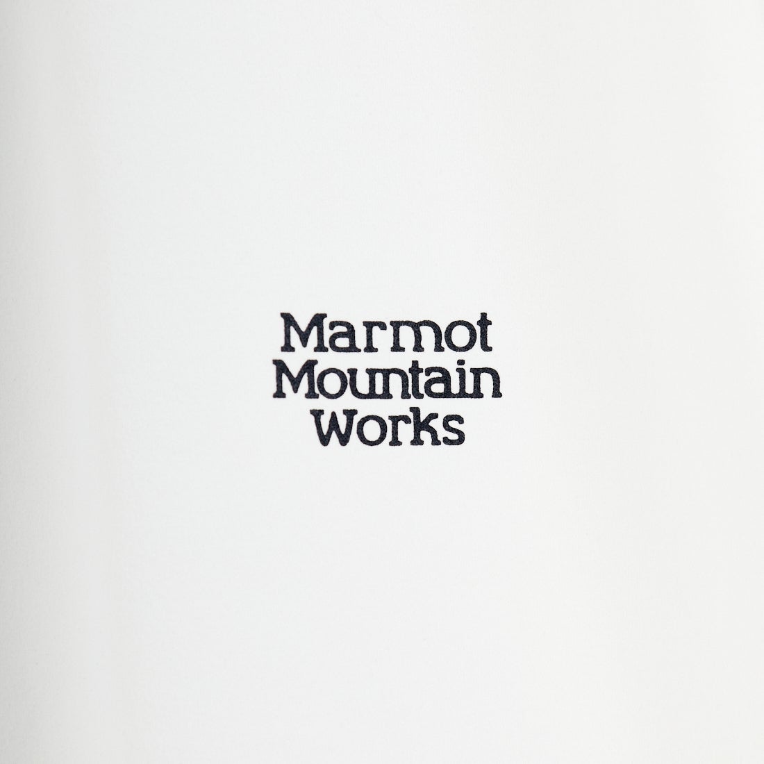 Marmot [マーモット] 別注 ドローコード付き バーティカルロゴ バックプリントTシャツ [MTSS26MST369IN-JF] WHITE