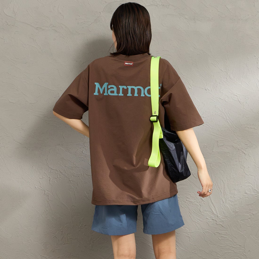 Marmot [マーモット] 別注 Dot Air バックプリント ショートスリーブTシャツ [MTSS26MTP333IN-JF] BROWN &&モデル身長：160cm 着用サイズ：S&&