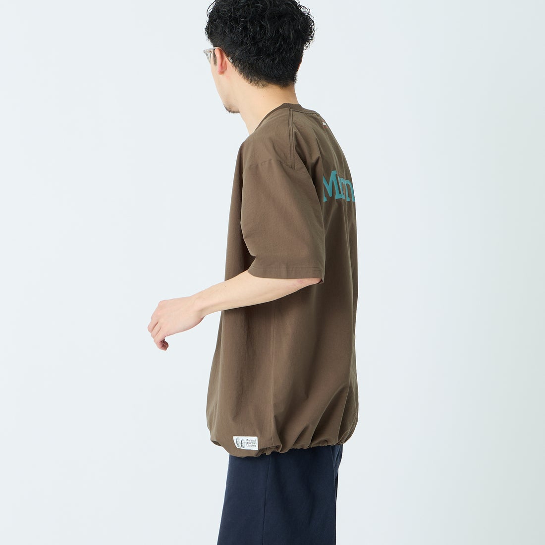 Marmot [マーモット] 別注 Dot Air バックプリント ショートスリーブTシャツ [MTSS26MTP333IN-JF] BROWN &&モデル身長：168cm 着用サイズ：L&&