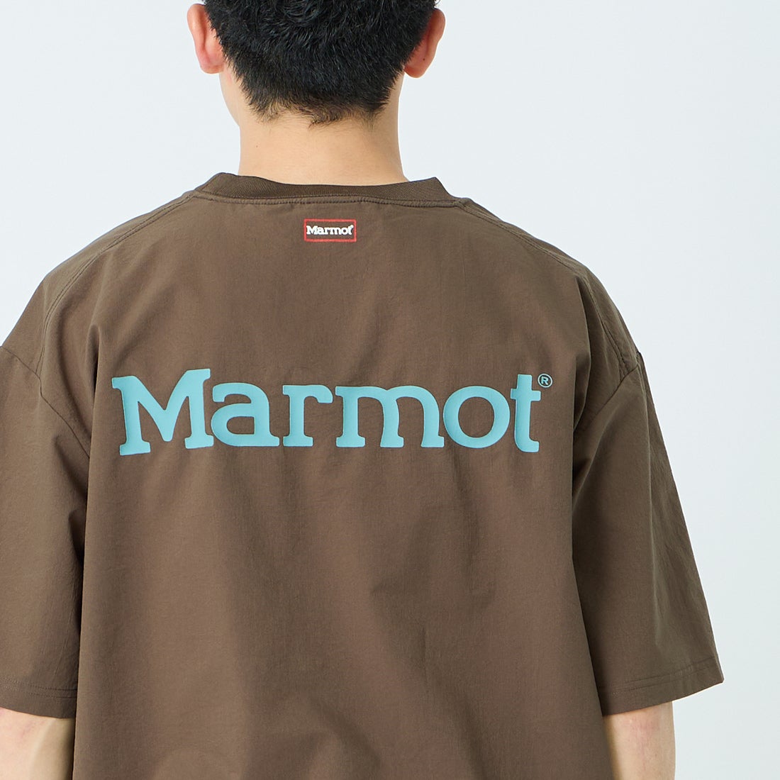 Marmot [マーモット] 別注 Dot Air バックプリント ショートスリーブTシャツ [MTSS26MTP333IN-JF] BROWN &&モデル身長：168cm 着用サイズ：L&&