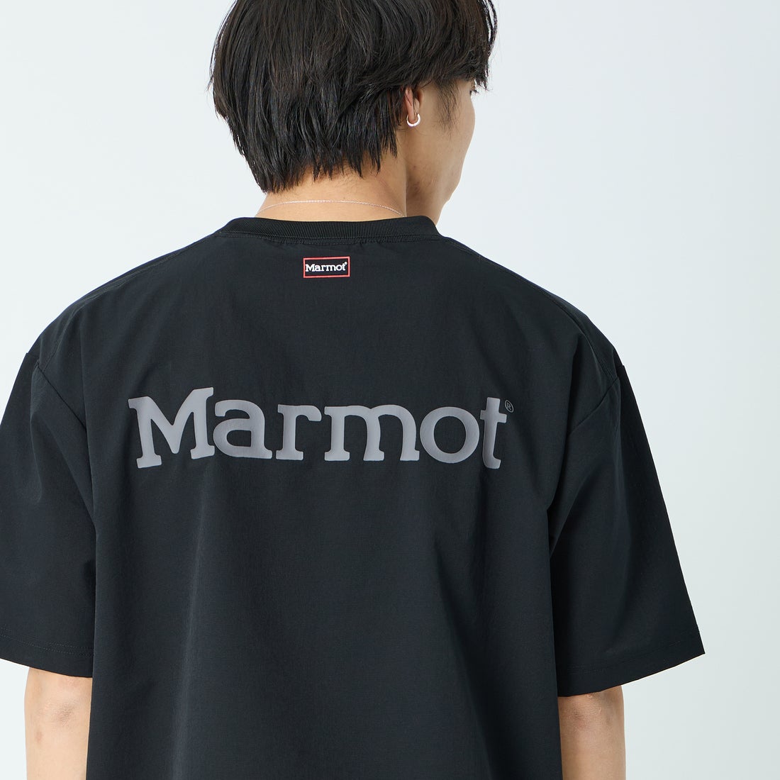 Marmot [マーモット] 別注 Dot Air バックプリント ショートスリーブTシャツ [MTSS26MTP333IN-JF] BLACK &&モデル身長：179cm 着用サイズ：L&&