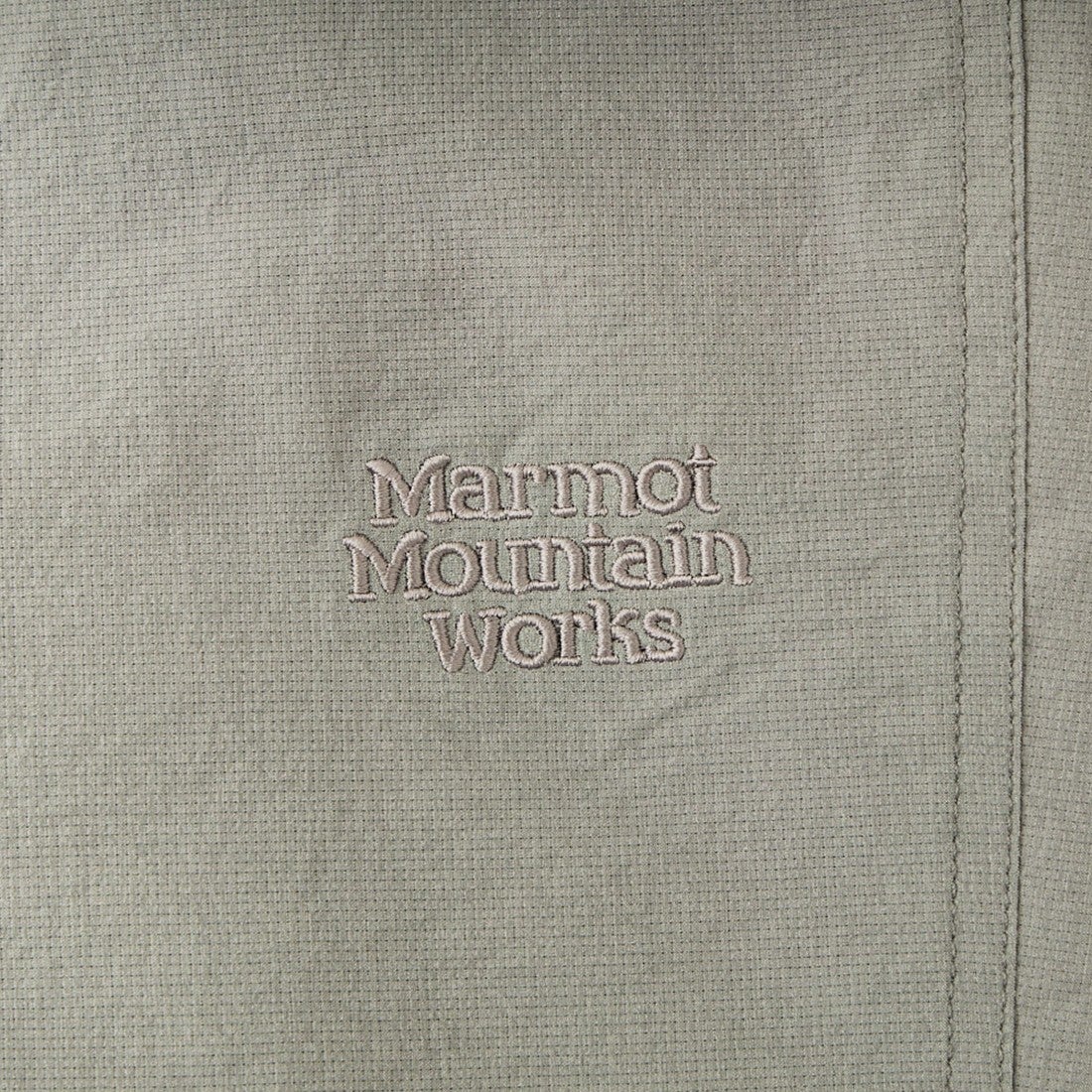 Marmot [マーモット] 別注 Dot Air ワンポイント刺繍ロゴ タックパンツ [MTSS26MPT334IN-JF] CHARCOAL