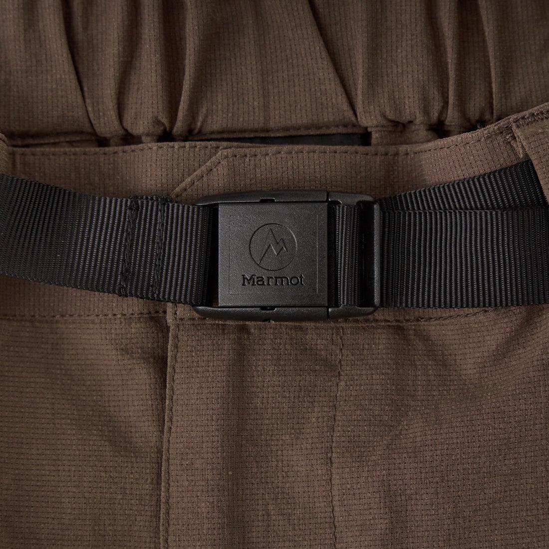 Marmot [マーモット] 別注 Dot Air ワンポイント刺繍ロゴ タックパンツ [MTSS26MPT334IN-JF] BROWN