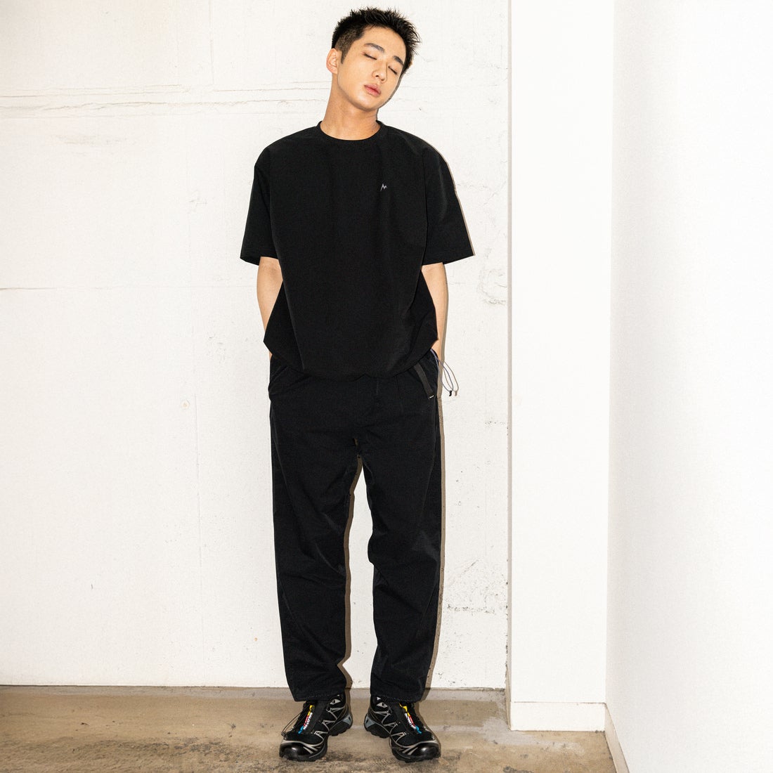 Marmot [マーモット] 別注 Dot Air ワンポイント刺繍ロゴ タックパンツ [MTSS26MPT334IN-JF] BLACK