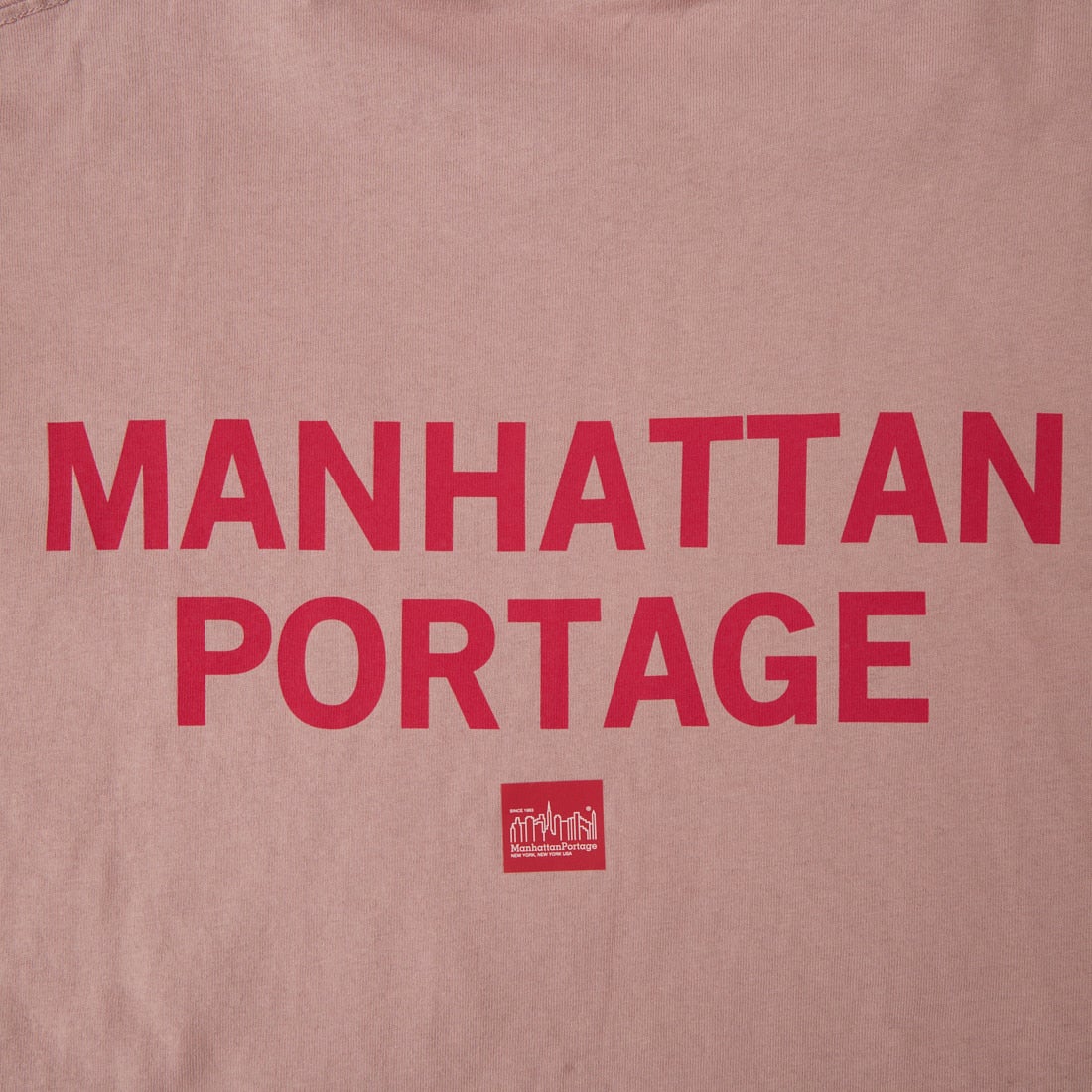 MANHATTAN PORTAGE [マンハッタンポーテージ] 別注 ショート丈 バックプリントTシャツ [26SSMP-INL018-JF] PINK