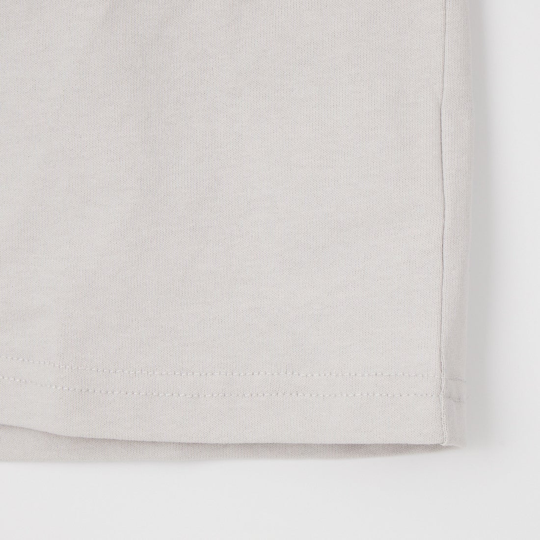 MANHATTAN PORTAGE [マンハッタンポーテージ] 別注 ポケット刺繍 バックプリントTシャツ [26SSMP-IN78-JF] L.GRAY