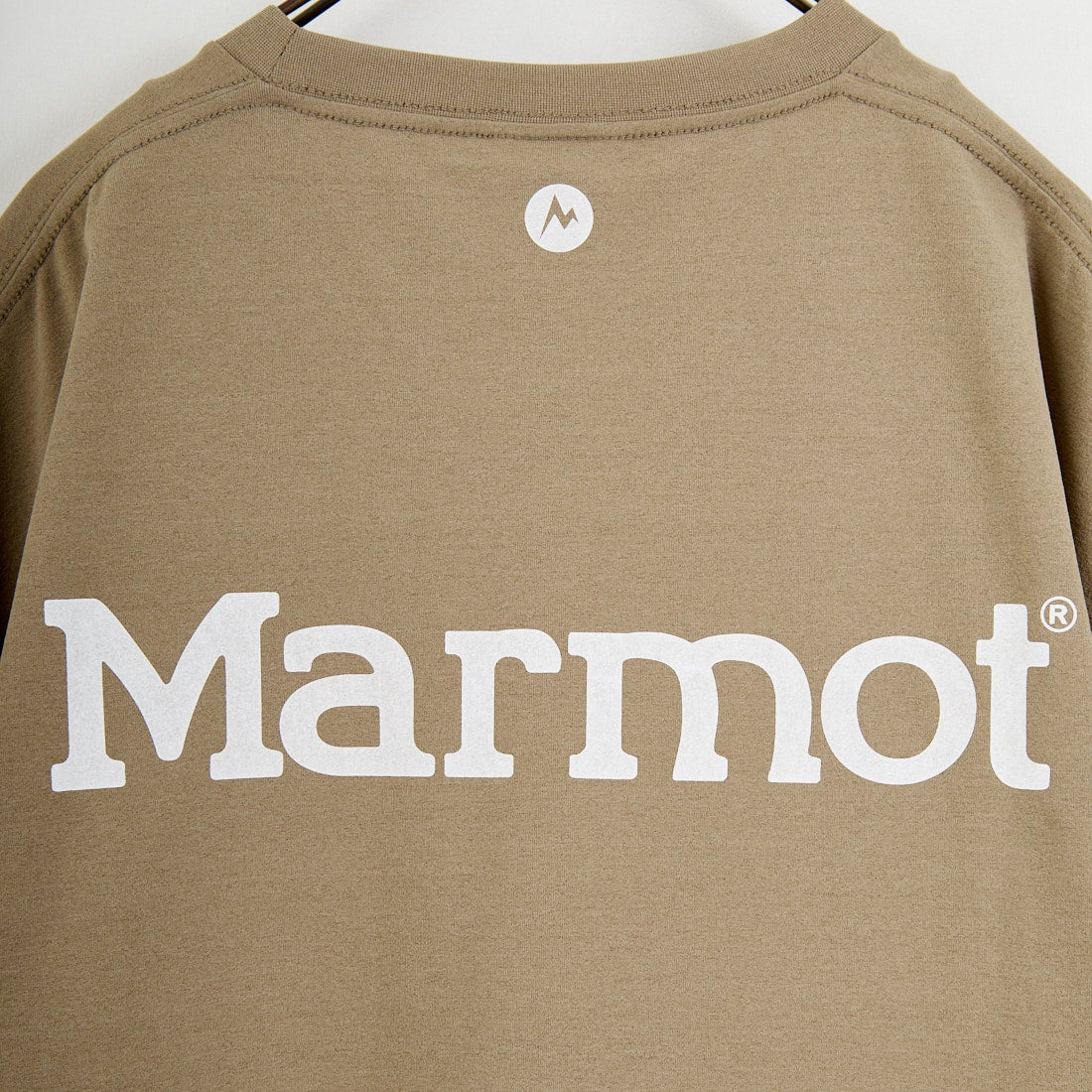 Marmot [マーモット] 別注 ブランドロゴ バックプリント ワンピース [MTSS26WST340IN-JF] D.BEIGE