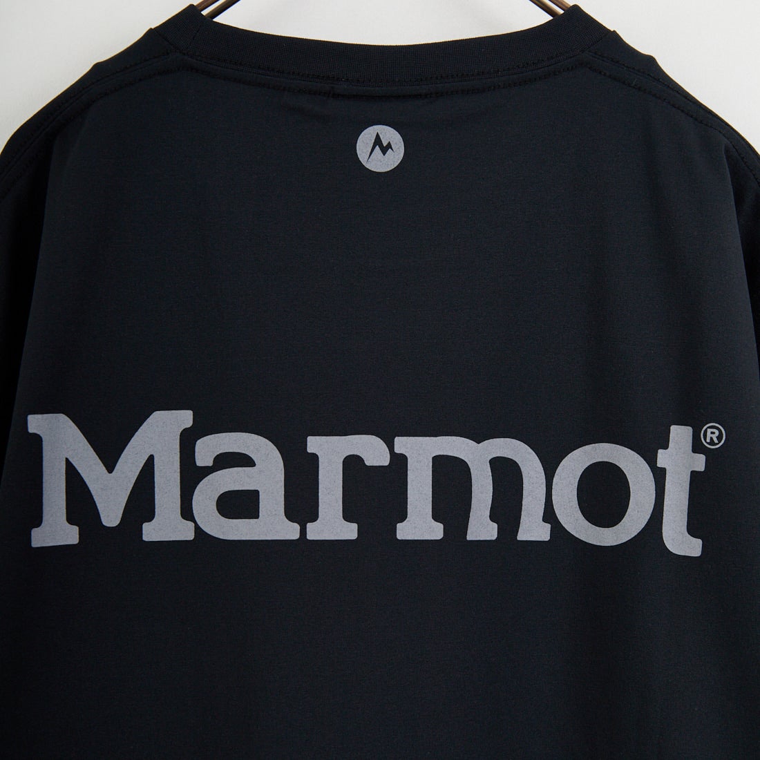 Marmot [マーモット] 別注 ブランドロゴ バックプリント ワンピース [MTSS26WST340IN-JF] BLACK