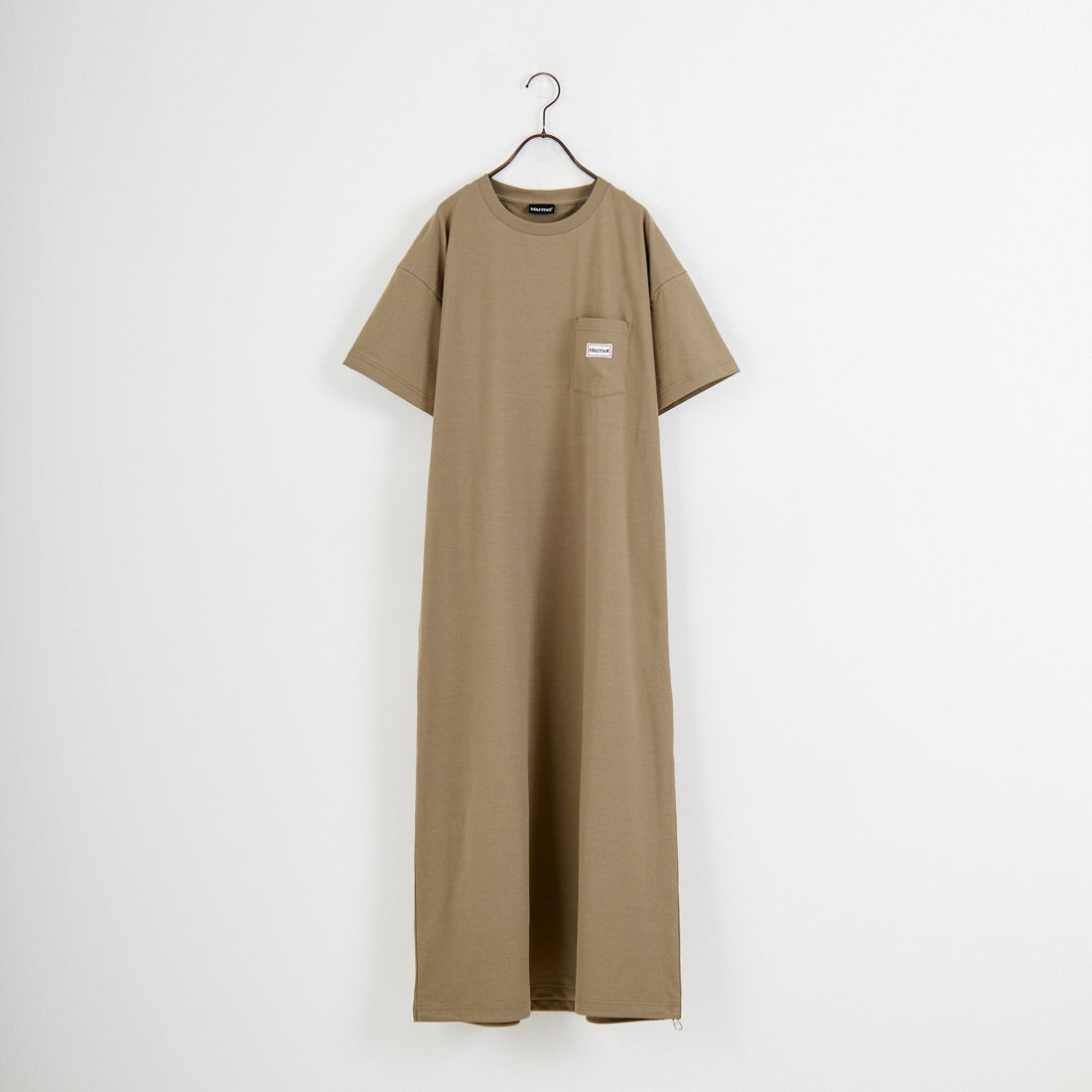 Marmot [マーモット] 別注 ブランドロゴ バックプリント ワンピース [MTSS26WST340IN-JF] D.BEIGE