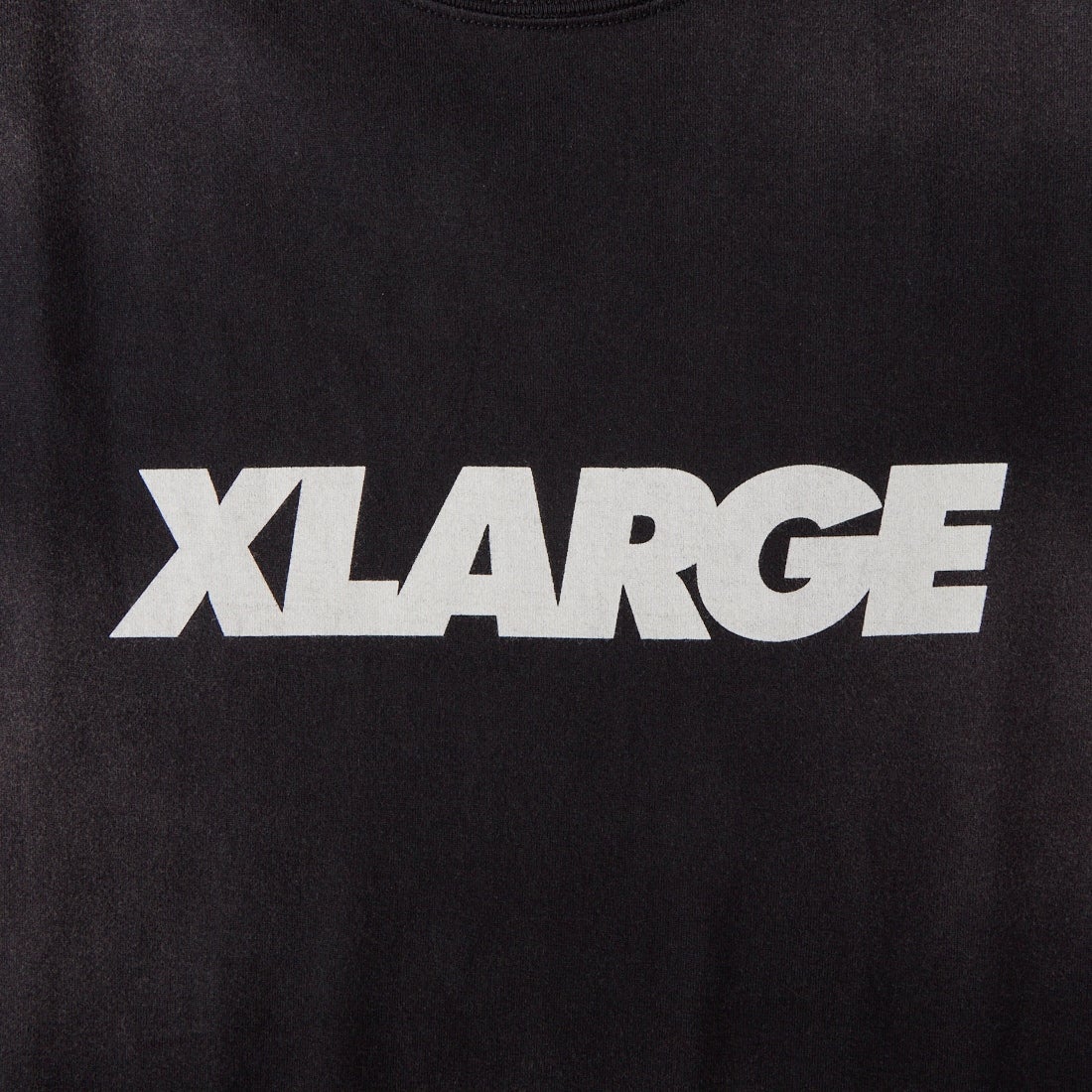 XLARGE [エクストララージ] ディスチャージプリント スタンダードロゴTシャツ [101261011009] BLACK