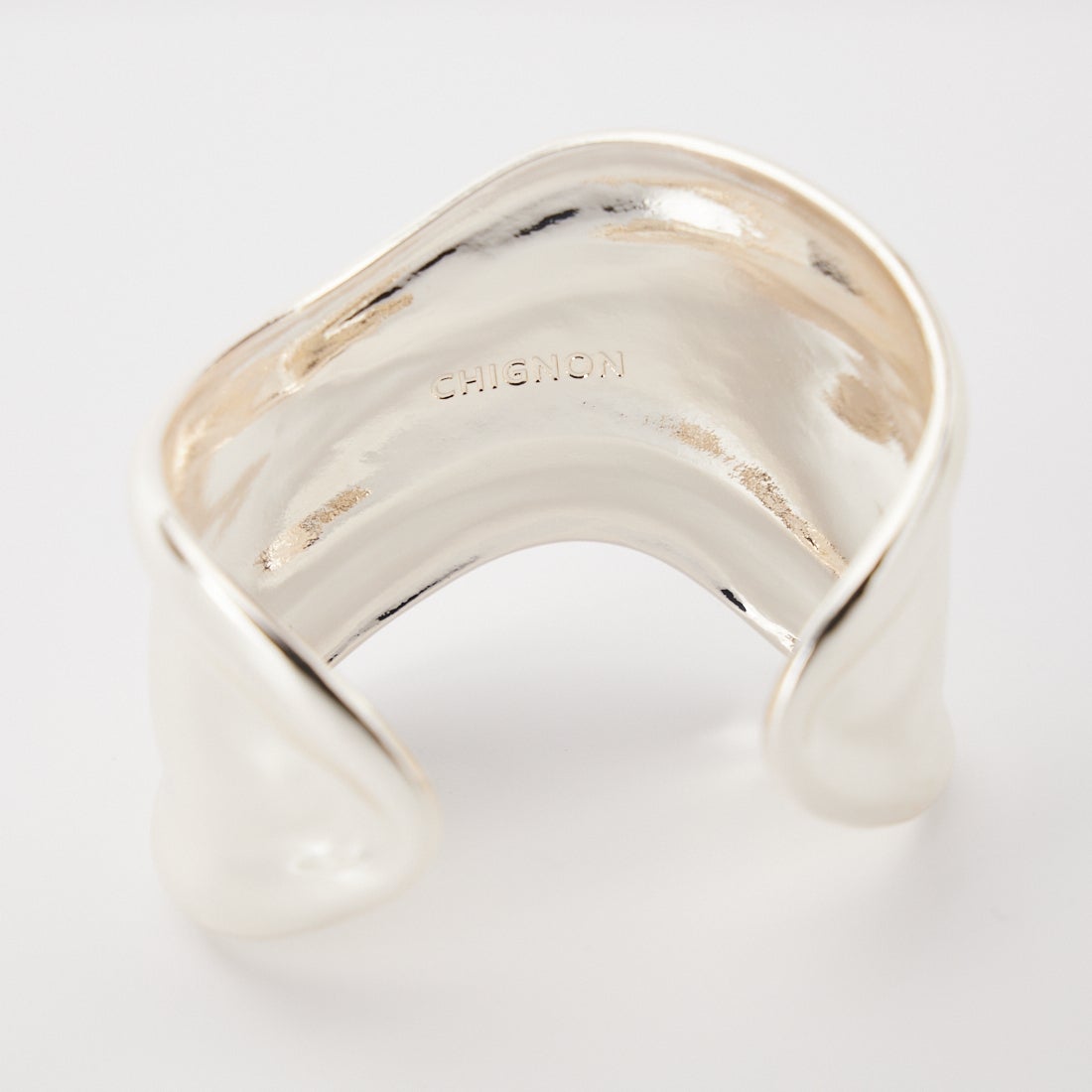 CHIGNON [シニヨン] 幅広ウェーブバングル [0061-125RT] SILVER