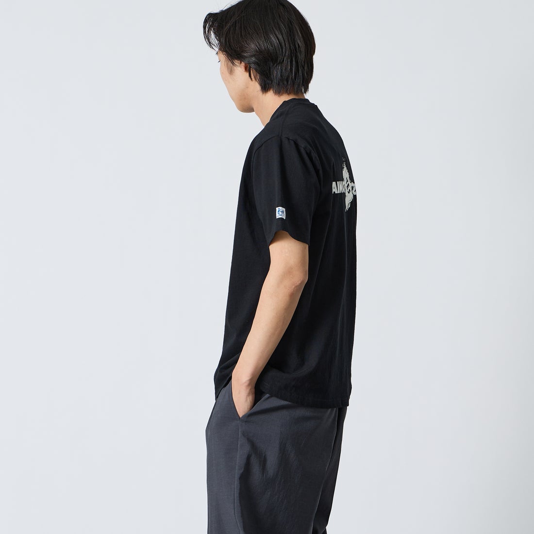 The Endless Summer [エンドレスサマー] 別注 TES CAL フロッキーロゴプリントTシャツ [FH-26574501-JF] BLACK &&モデル身長：179cm 着用サイズ：XL&&
