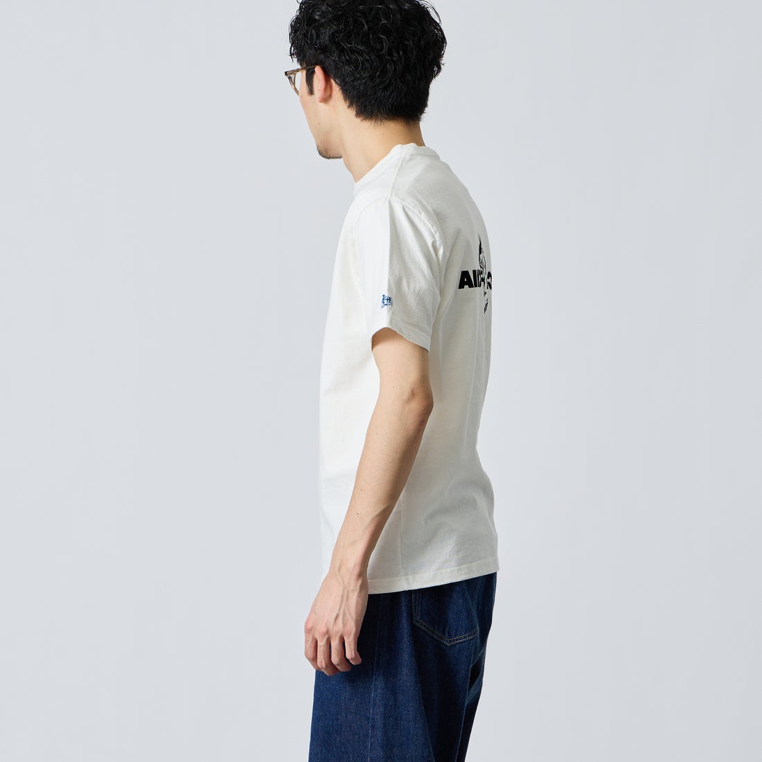 The Endless Summer [エンドレスサマー] 別注 TES CAL フロッキーロゴプリントTシャツ [FH-26574501-JF] WHITE &&モデル身長：168cm 着用サイズ：M&&
