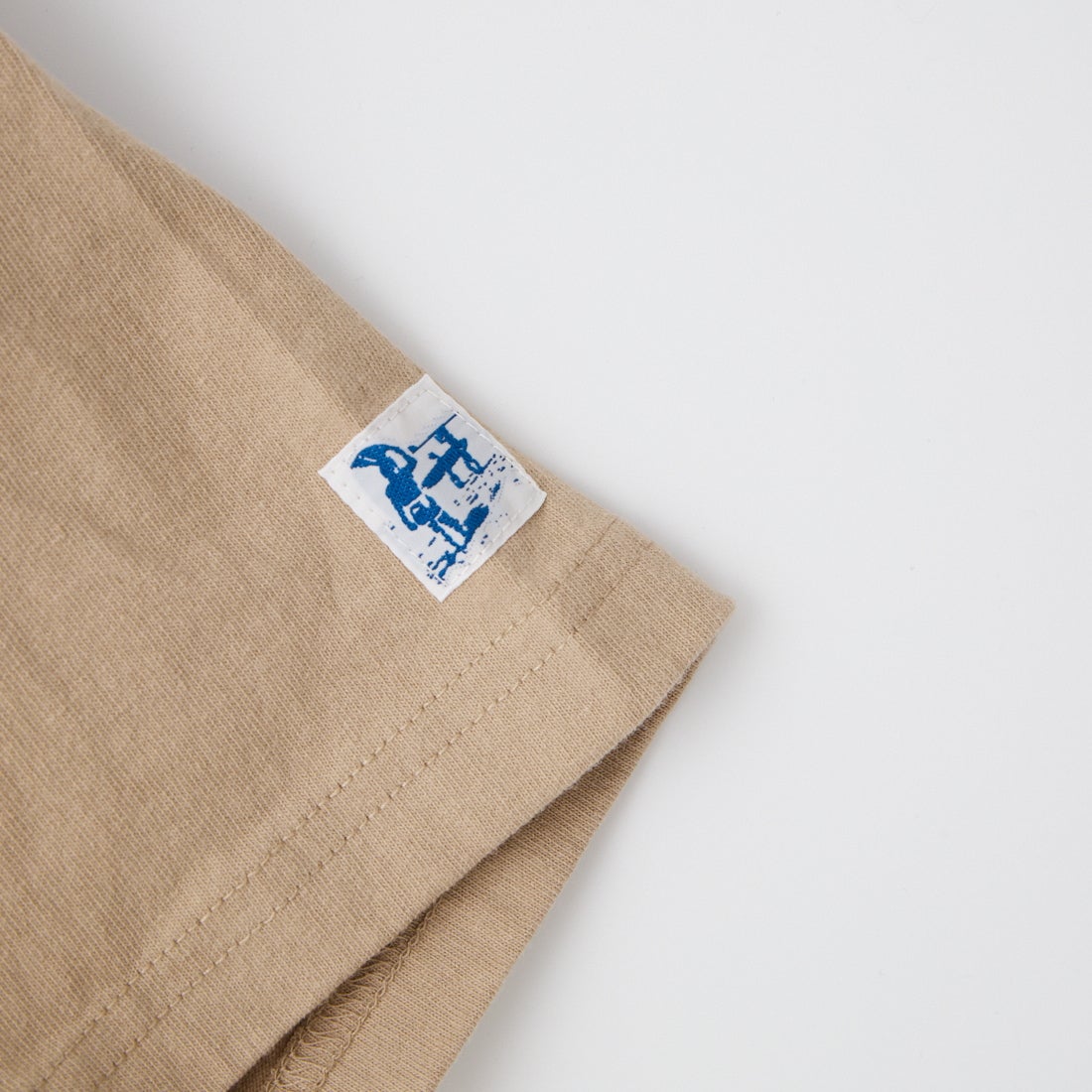 The Endless Summer [エンドレスサマー] 別注 TES CAL フロッキーロゴプリントTシャツ [FH-26574501-JF] BEIGE