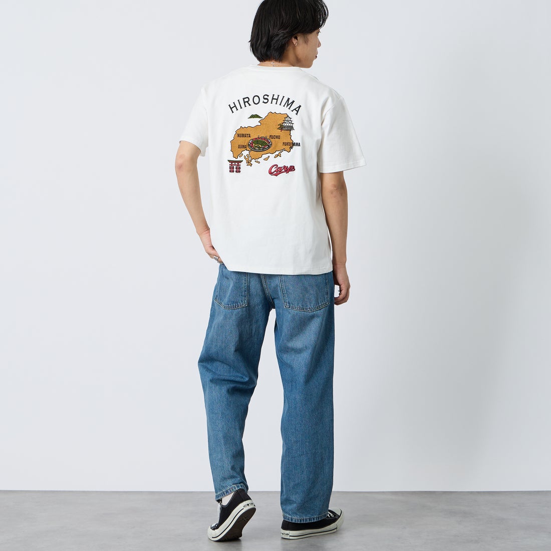 HIROSHIMA CARP × JEANSFACTORY [ヒロシマカープ × ジーンズファクトリー] 広島東洋カープ コラボ刺繍Tシャツ [6547001] 07 A WHT M &&モデル身長：179cm 着用サイズ：L&&