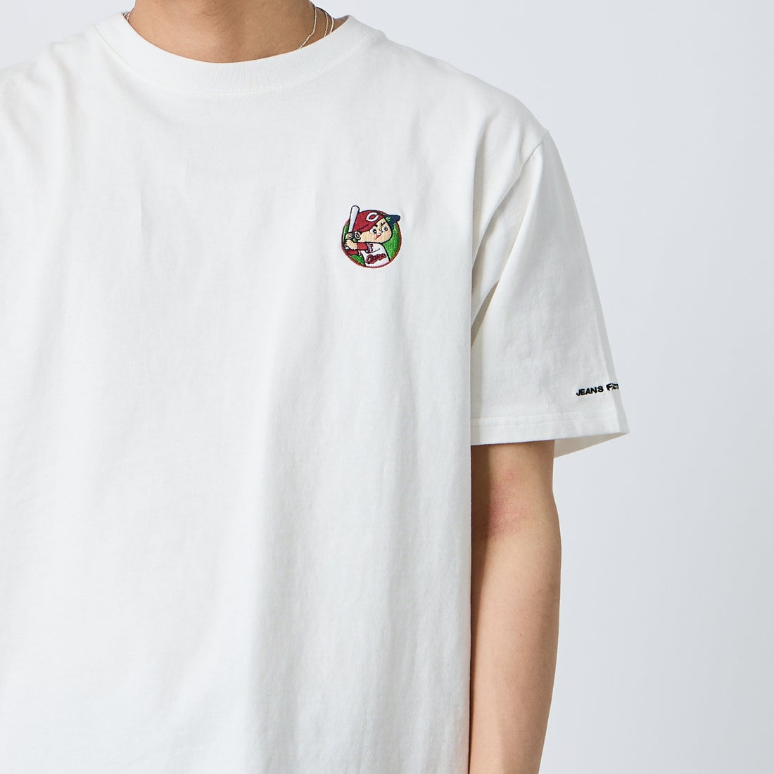HIROSHIMA CARP × JEANSFACTORY [ヒロシマカープ × ジーンズファクトリー] 広島東洋カープ コラボ刺繍Tシャツ [6547001] 07 A WHT M