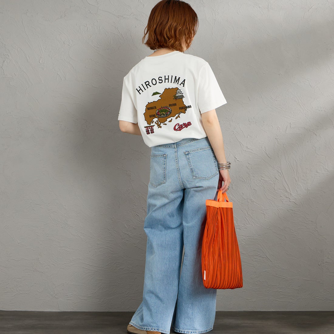 HIROSHIMA CARP × JEANSFACTORY [ヒロシマカープ × ジーンズファクトリー] 広島東洋カープ コラボ刺繍Tシャツ [6547001] 07 A WHT M &&モデル身長：158cm 着用サイズ：S&&