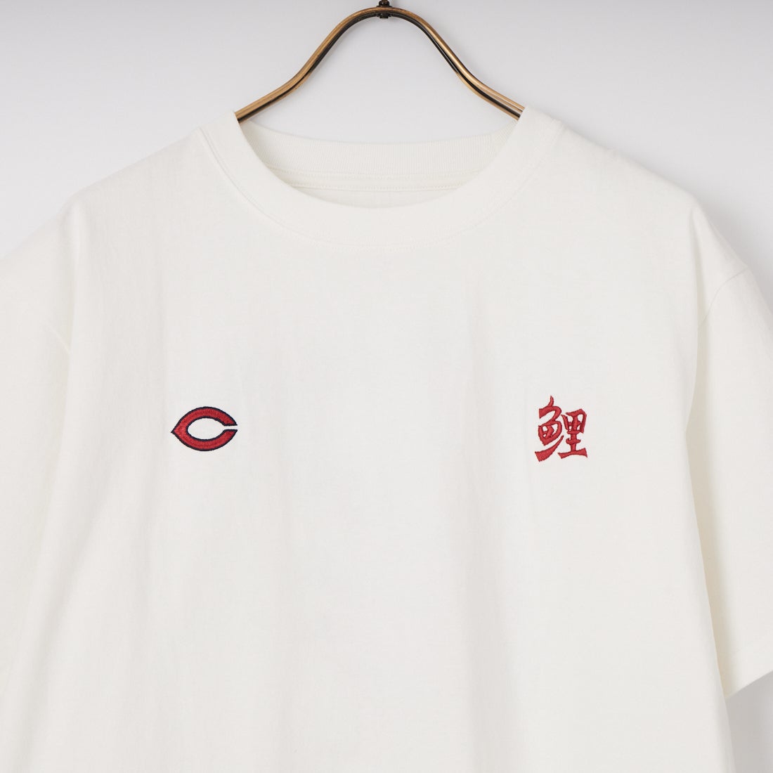 HIROSHIMA CARP × JEANSFACTORY [ヒロシマカープ × ジーンズファクトリー] 広島東洋カープ コラボ刺繍Tシャツ [6547001] 06 B WHT C