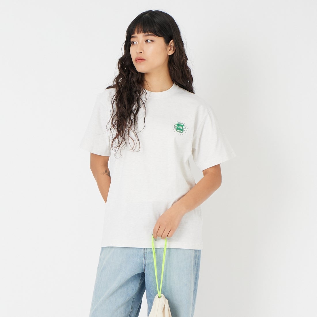 THE NORTH FACE [ザ ノースフェイス] ショートスリーブジオスクエアロゴTシャツ [NT32633] WT &&モデル身長：162cm 着用サイズ：S&&