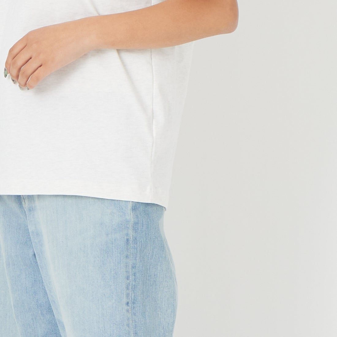 THE NORTH FACE [ザ ノースフェイス] ショートスリーブジオスクエアロゴTシャツ [NT32633] WT &&モデル身長：162cm 着用サイズ：S&&