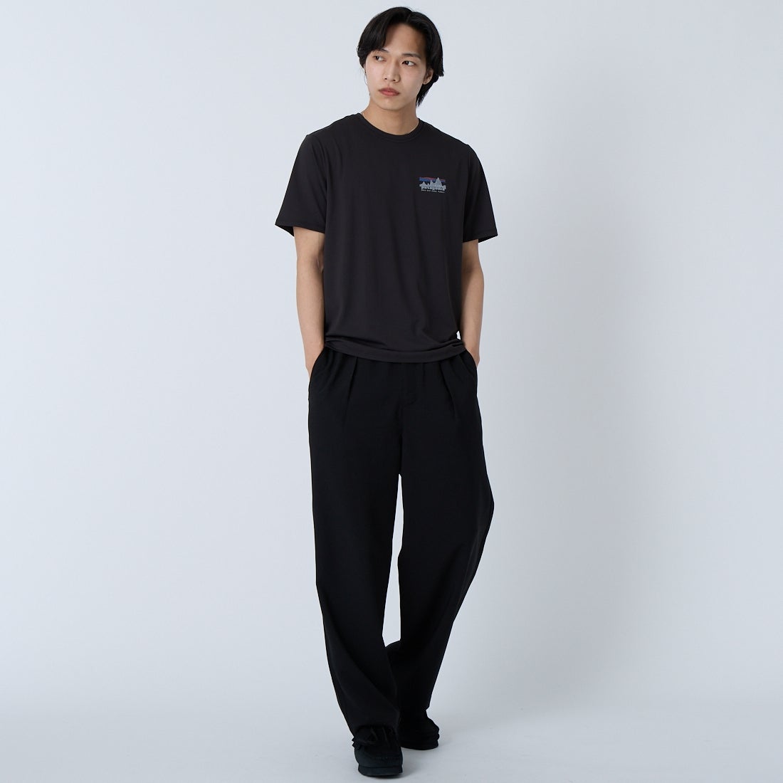 patagonia [パタゴニア] メンズ キャプリーン クールデイリーシャツ(73 スカイライン) [45478] BLK &&モデル身長：179cm 着用サイズ：M&&