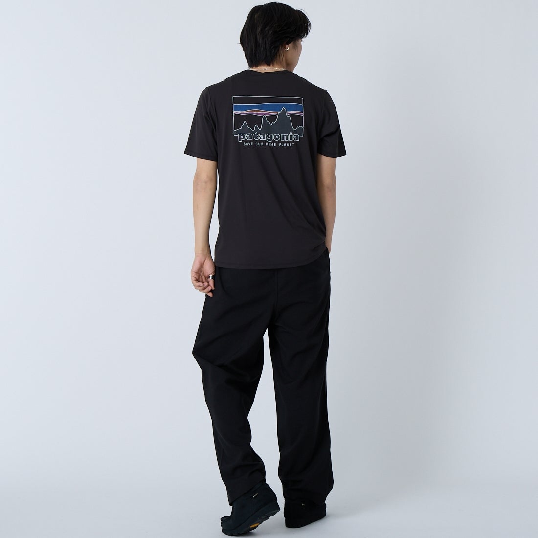 patagonia [パタゴニア] メンズ キャプリーン クールデイリーシャツ(73 スカイライン) [45478] BLK &&モデル身長：179cm 着用サイズ：M&&