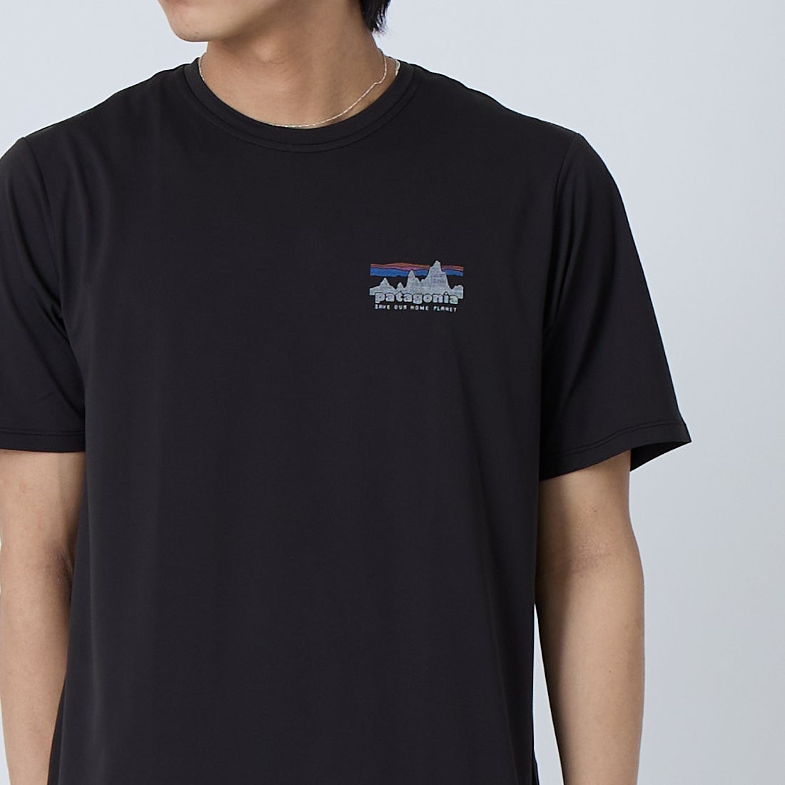 patagonia [パタゴニア] メンズ キャプリーン クールデイリーシャツ(73 スカイライン) [45478] BLK &&モデル身長：179cm 着用サイズ：M&&